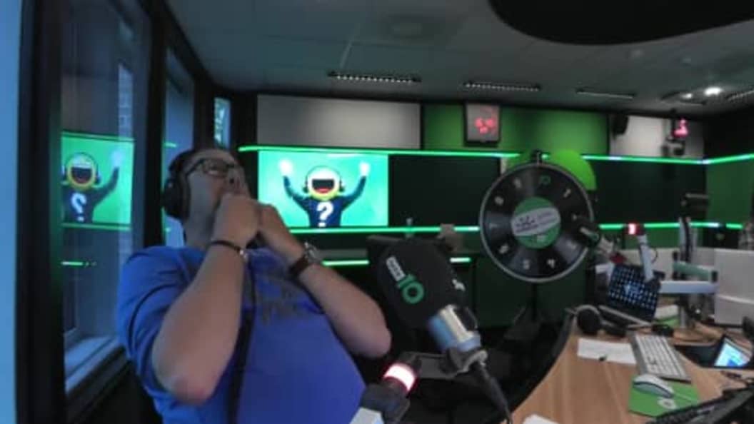 Gemist KIJK Radio 10 Carola wint de eerste Lach van 10! Gemist KIJK Radio 10 Carola wint de eerste Lach van 10!