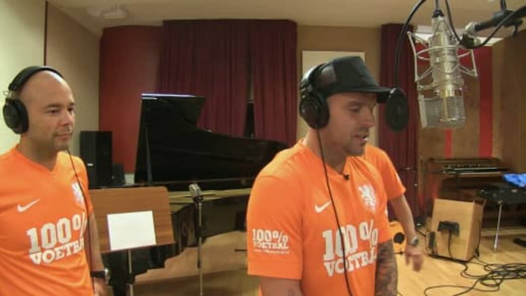 andy-melisa-andy-neemt-zijn-wk-nummer-op-gemist-kijk-het-hier