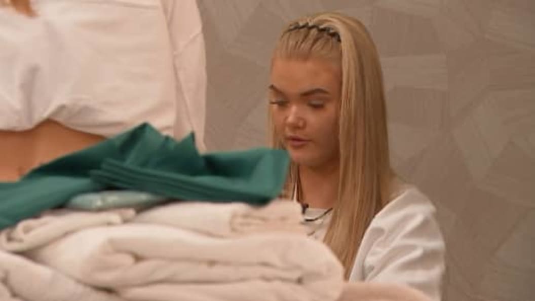 De Bondgenoten: Mercedes zegt sorry voor haar eerlijkheid Gemist? Kijk het  hier terug