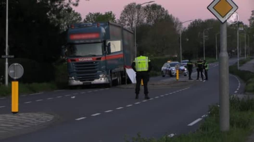 Hart van Nederland - Late Editie: Jongen overleden bij aanrijding met vrachtwagen Venlo