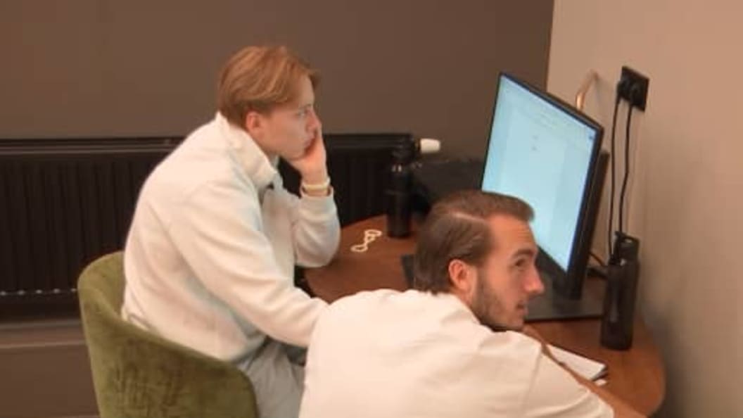 De Bondgenoten: Joey en Fabio klaar met Erik 'Irritante gast!' Gemist? Kijk het hier terug