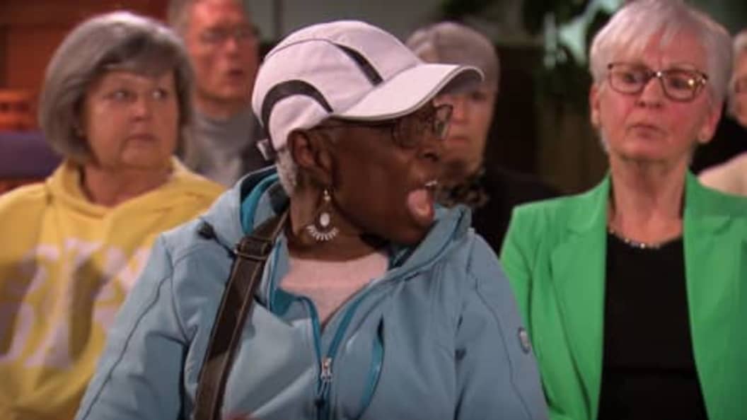 Mr. Frank Visser Doet Uitspraak: Buurvrouw kan het niet lang stil houden