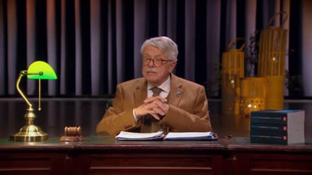 Mr. Frank Visser doet uitspraak